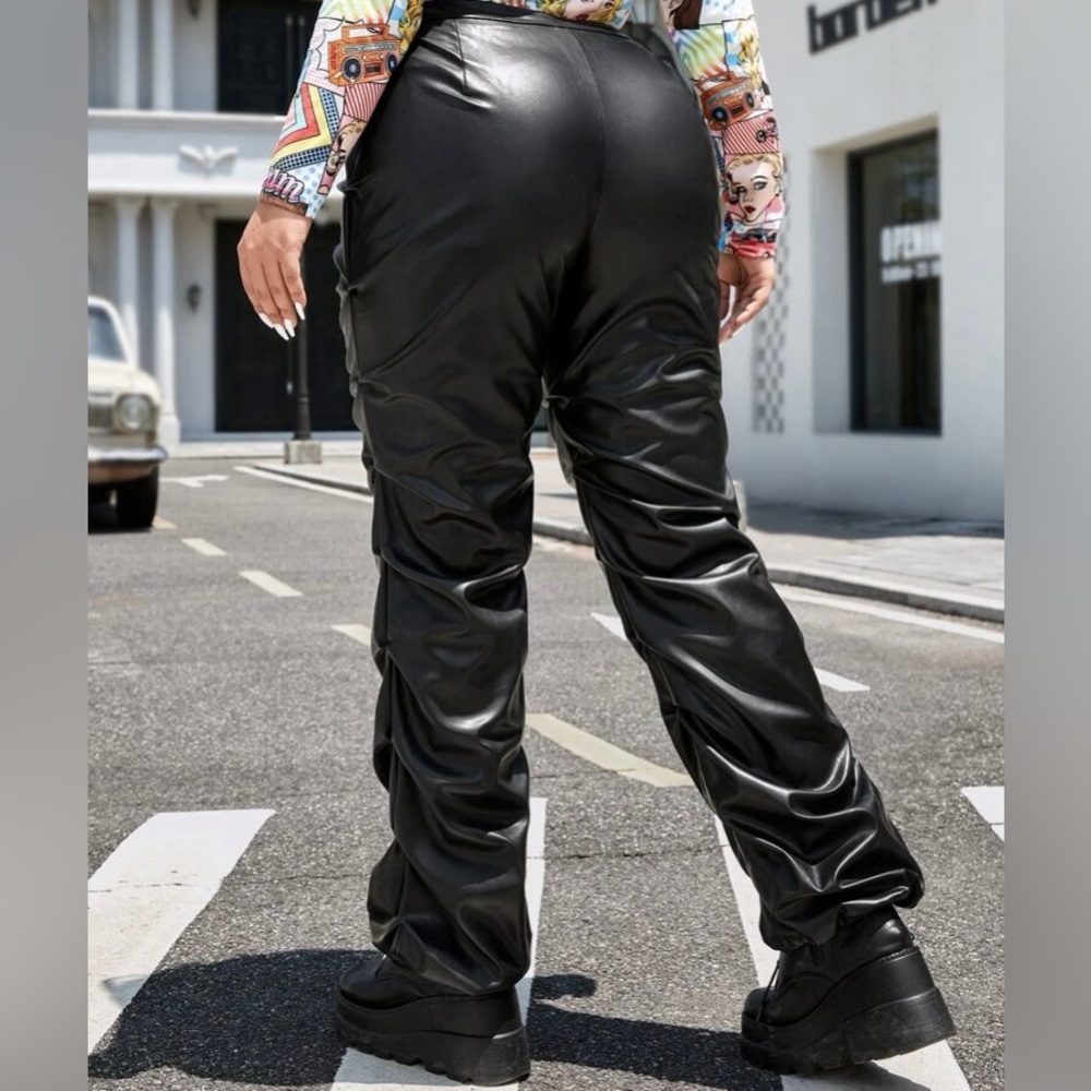 ICON Plus Ruched Patent Pants - Picture 2 of 2
